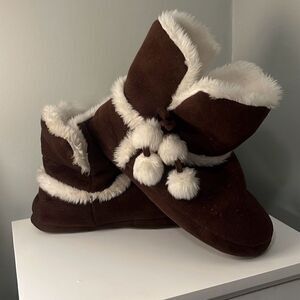 Candies Women's Brown Faux Fur Lining Fur Pompom Winter Ankle Boot Slippers